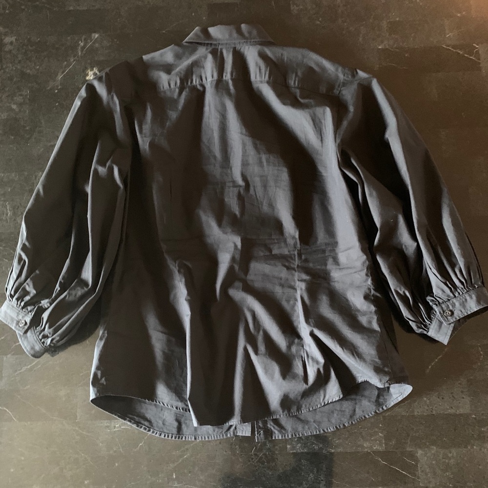 Black button down shirt - Picture 4 of 4